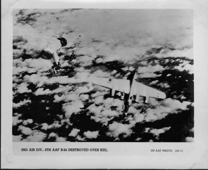 USAAF_Photo_226_12.jpg