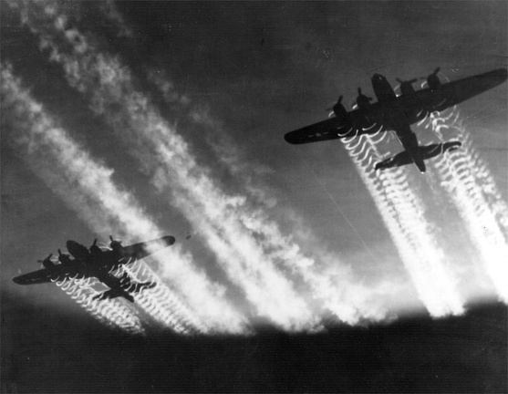 B-17s With Contrails