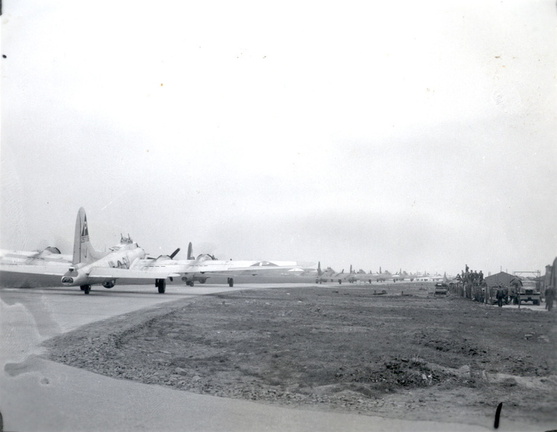 384th taxiing