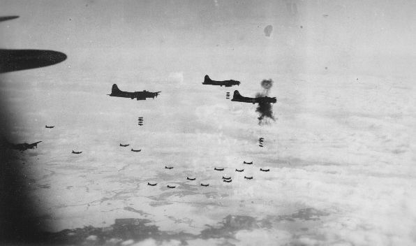B-17s on bomb run.jpg