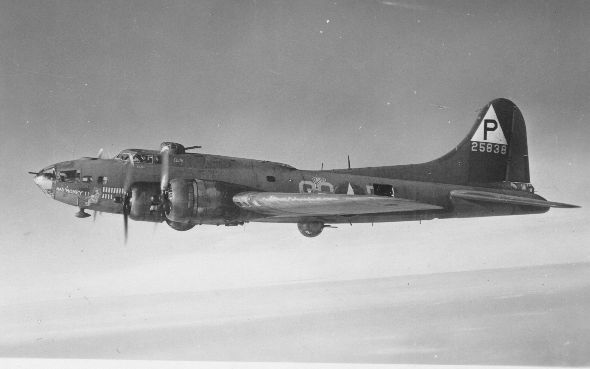single B-17 in flight1.jpg