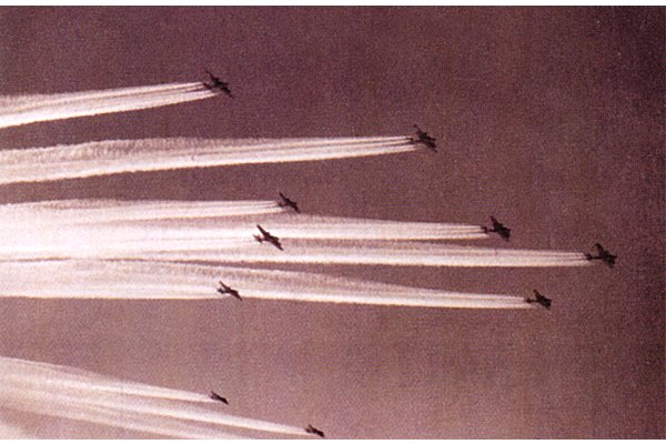 384th CONTRAILS.jpg