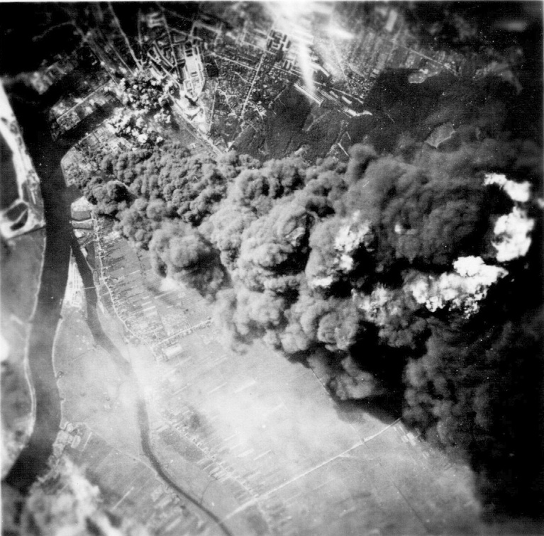 POL Target in Harburg (Hamburg area), Germany, 20 June 1944