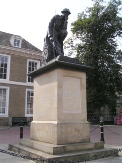War memorial in Huntingdon.