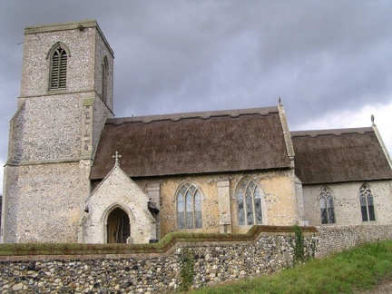 Another view of the thatched-roof church in Icklingham.JPG