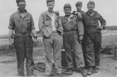 Challenger ground crew summer 1944.jpg
