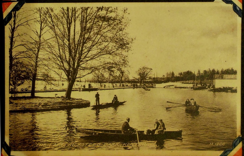Postcard, The Lake Wicksteed Park, Kettering.jpg