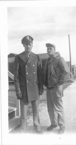 Lt. Long, Pilot, and Sgt. Oglesby, Gunner, of The Challenger.jpg