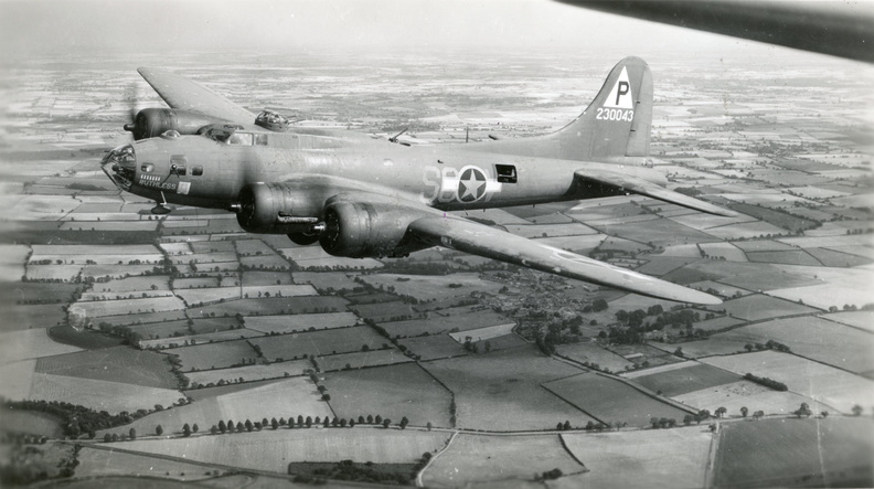 1944 England Neville B17 in flight front084.jpg