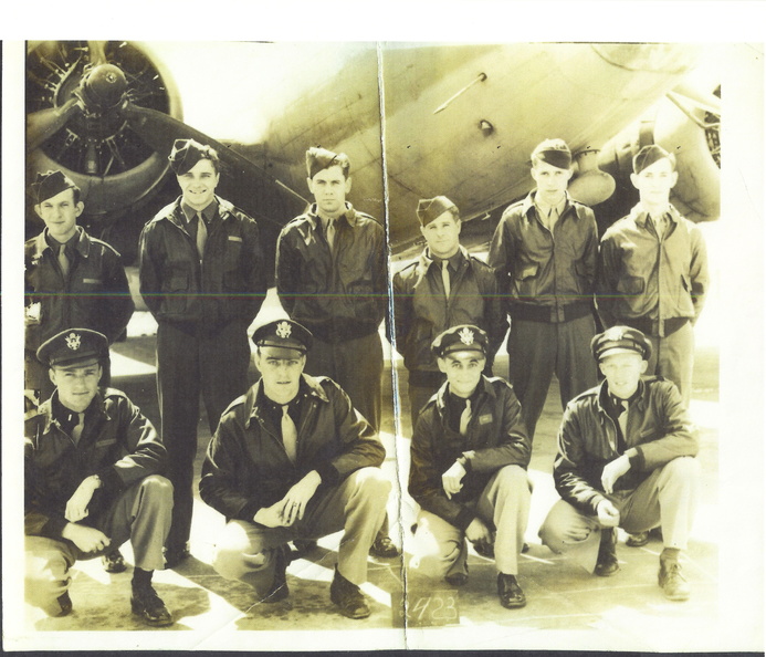 2LT  Don Bagby, 2nd from Left, Frt Row, Apr 1944 B-17 Bomb Crew.jpeg