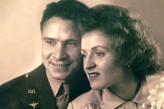 Bradley Summers and wife Rachel