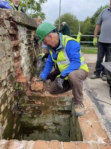 Removing failed brick work.jpg