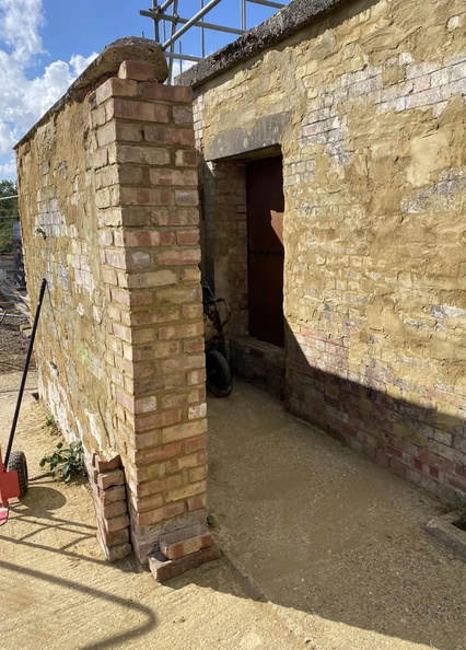 South wall coming close to Render (Stucco) what an absolutely brilliant job the guys did here.. Bryan McCreery, George Waters. Give them the thanks..jpg