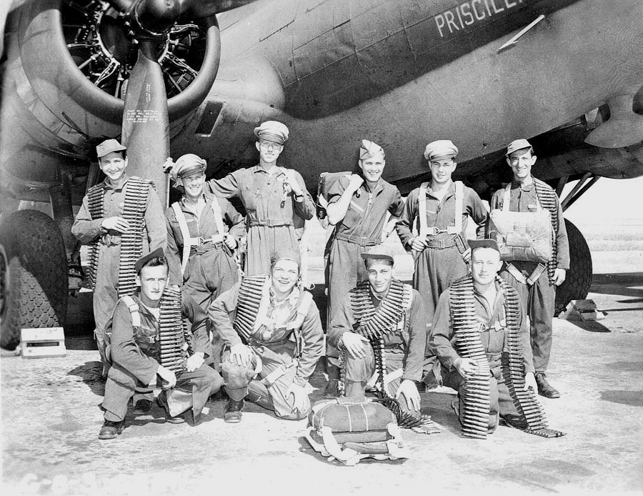 38991 Bill DeLorey and his crew bet 1941-1945-2X 900x694